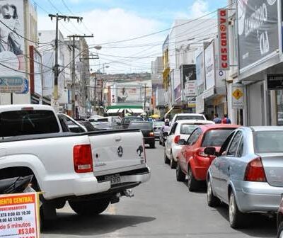 Vitória da Conquista tem quase 200 mil veículos, mas relação carro/habitante é uma das menores entre grandes cidades baianas