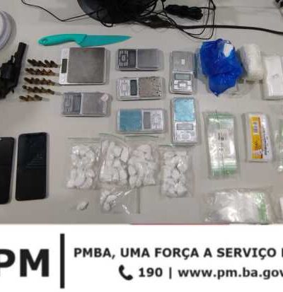 Guarnição da PM apreende drogas, armas e moto roubada em Vitória da Conquista