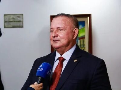 Adolfo Menezes critica decisão do STF de afasta-lo da presidência da Assembleia Legislativa